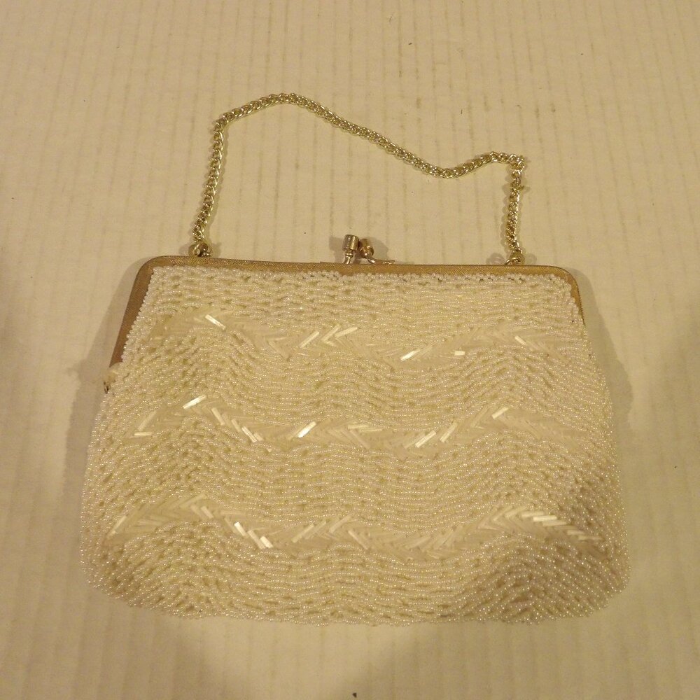 + Vintage Mr. Ernest White/Clear Evening Beaded Clutch/Purse Hong Kong W/ Chain
